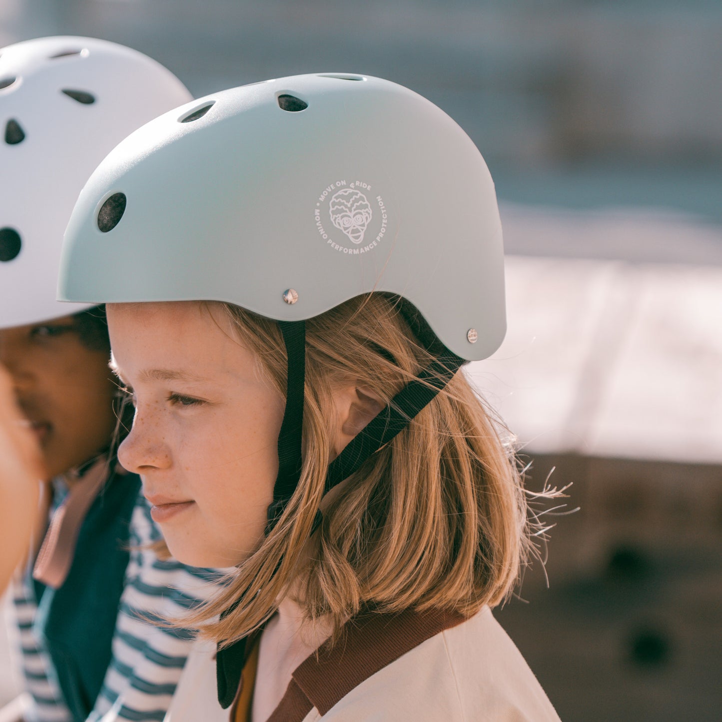 Movino (Black-Olive)