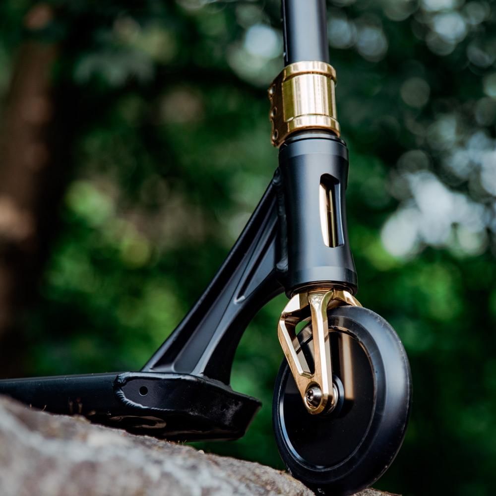 Movino Kraken (negro/neodorado)